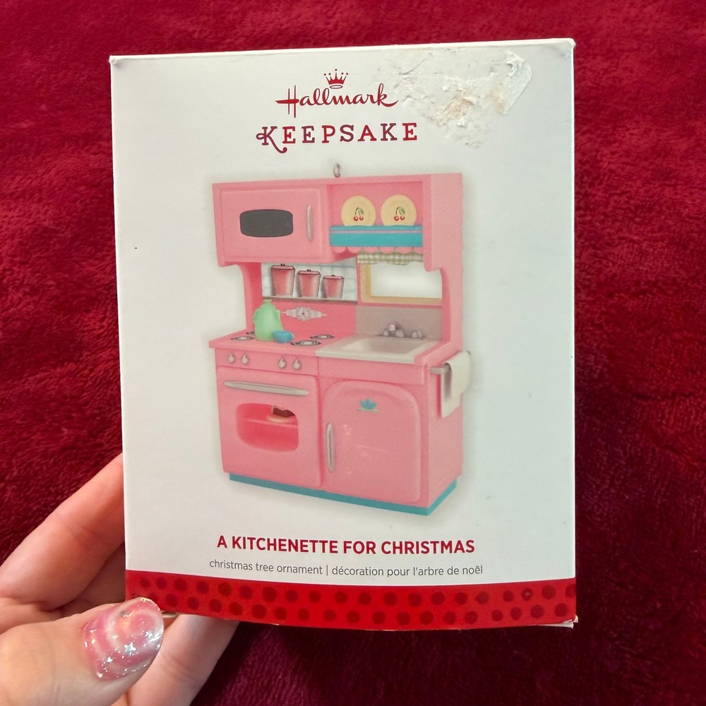 2013 Hallmark Keepsake A Kitchenette For Christmas Ornament Valerie Shanks Pink